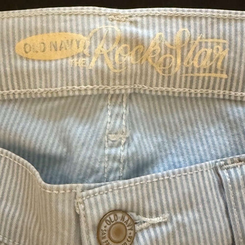Old Navy Rockstar Railroad Pattern Jeans Size 6 – Blue & White Striped - Picture 2 of 6